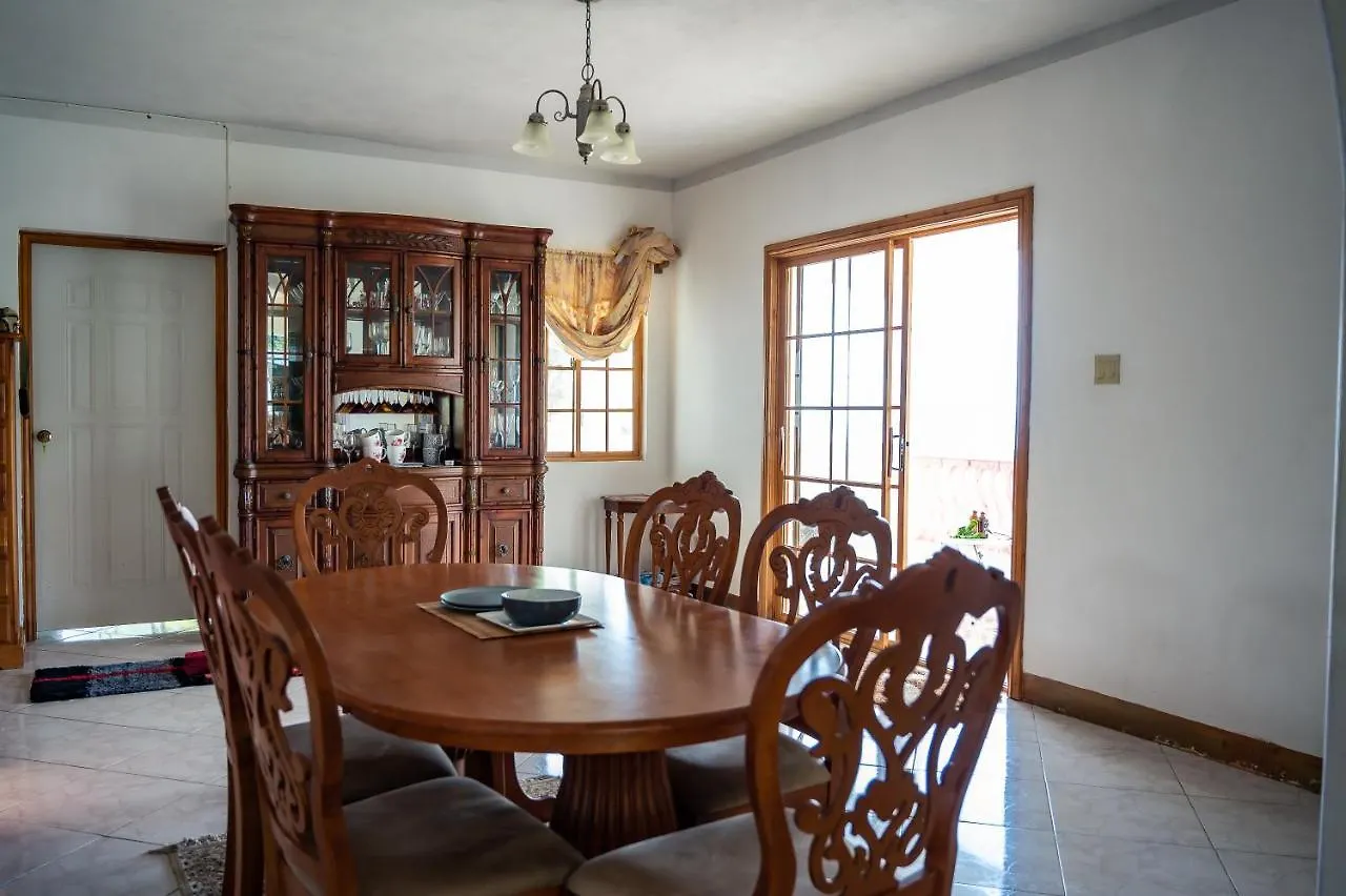 Casa de hóspedes Burg Ann'S Villa Montego Bay Jamaica
